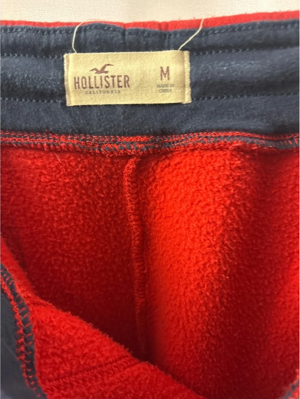 Hollister Men’s Red Fleece Sweatpants with Logo Embroidery Medium Spell Out - Picture 5 of 6